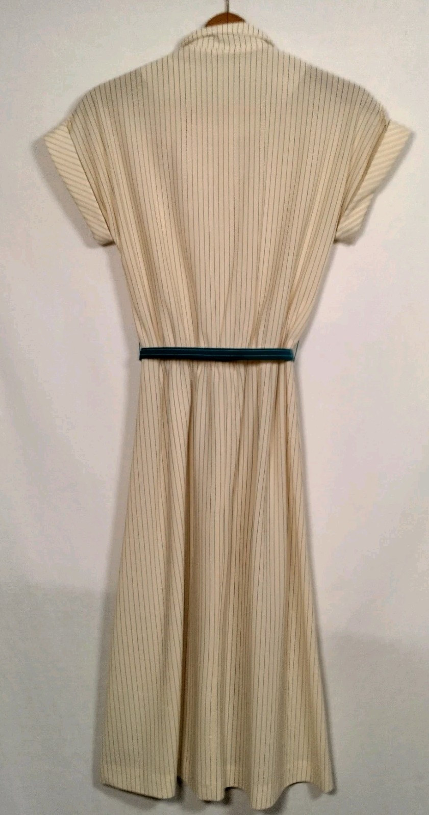 Vintage 1970s Dress Size 7 Ivory Blue Stripe Button Up Collar Belted Secretary