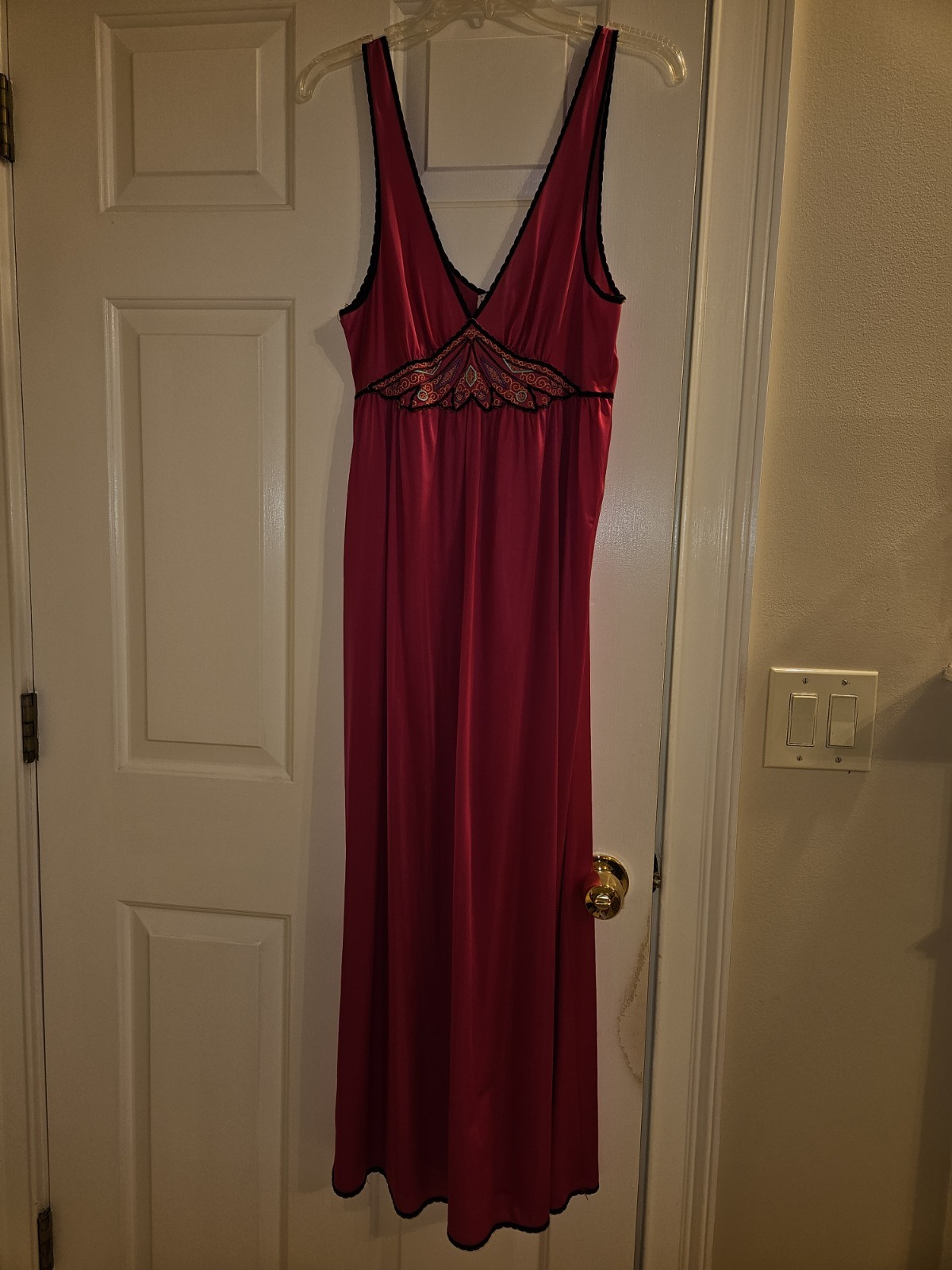 2 Pc Vtg Lorraine Womens Size M Pink/Red Nylon Embroidered Nightgown & Robe Set