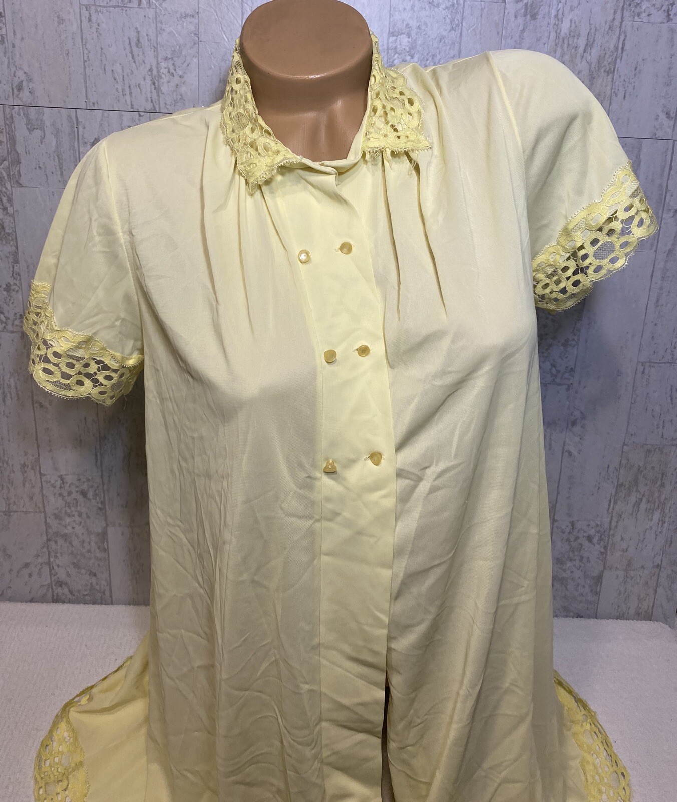 VTG Peignoir Robe Yellow 100% Nylon Sears Roebuck & Co Small-32-34 butter #L49