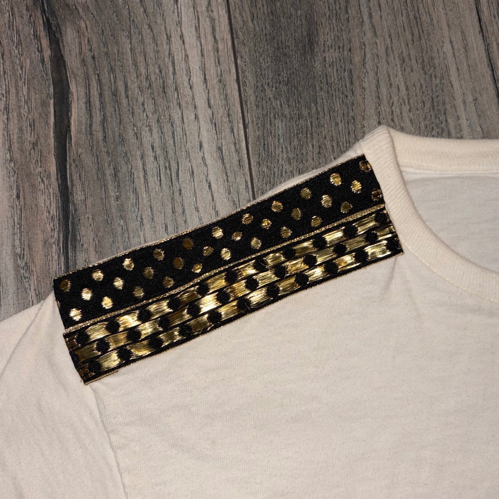 Beverly Hills Place Vintage Military Embellished T-Shirt Cream Gold Stars Size 1