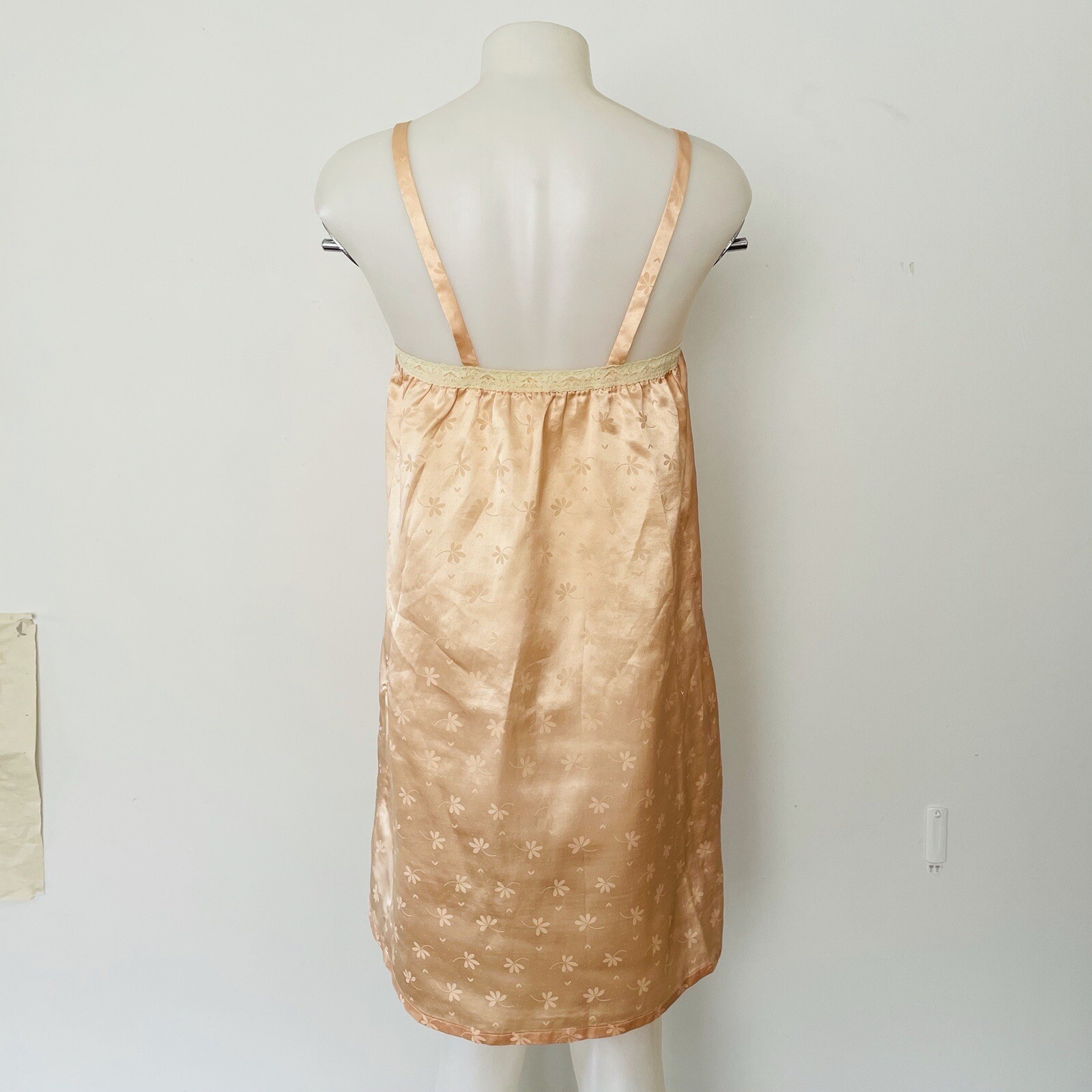 Vintage women’s apricot floral satin night slip dress & dressing gown size S M