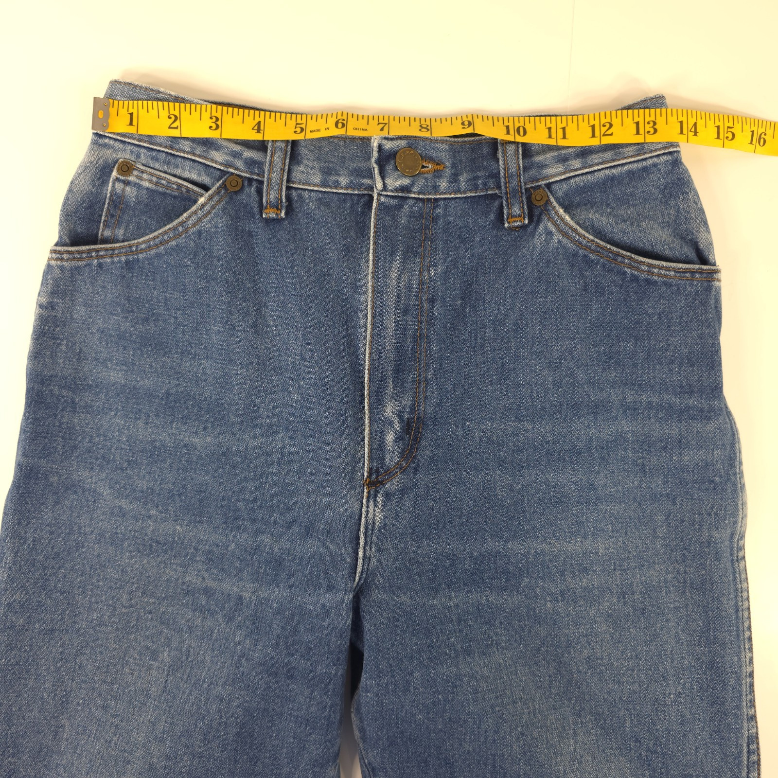 VINTAGE WRANGLER WOMEN’S JEANS SIZE 10 AVERAGE MEASUREMENTS 27×32 *100% COTTON*