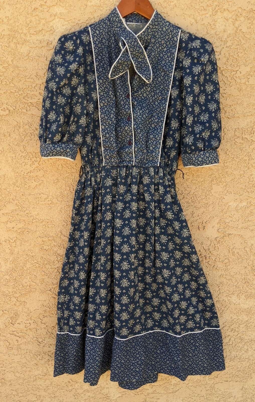 VTG Prairie Calico Dress Blue Floral Tie Neck 70s 80s Women’s M 9/10 Western