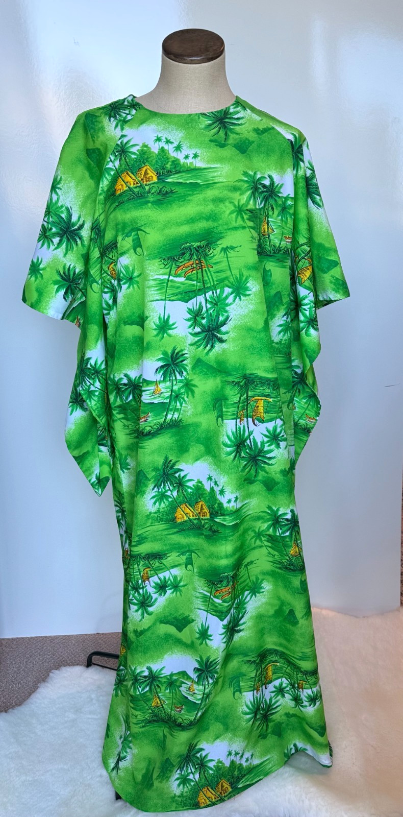 Made in Hawaii Sun Dress MuuMuu Bright Green Palms Tiki Canoes Kimono Sleeves L
