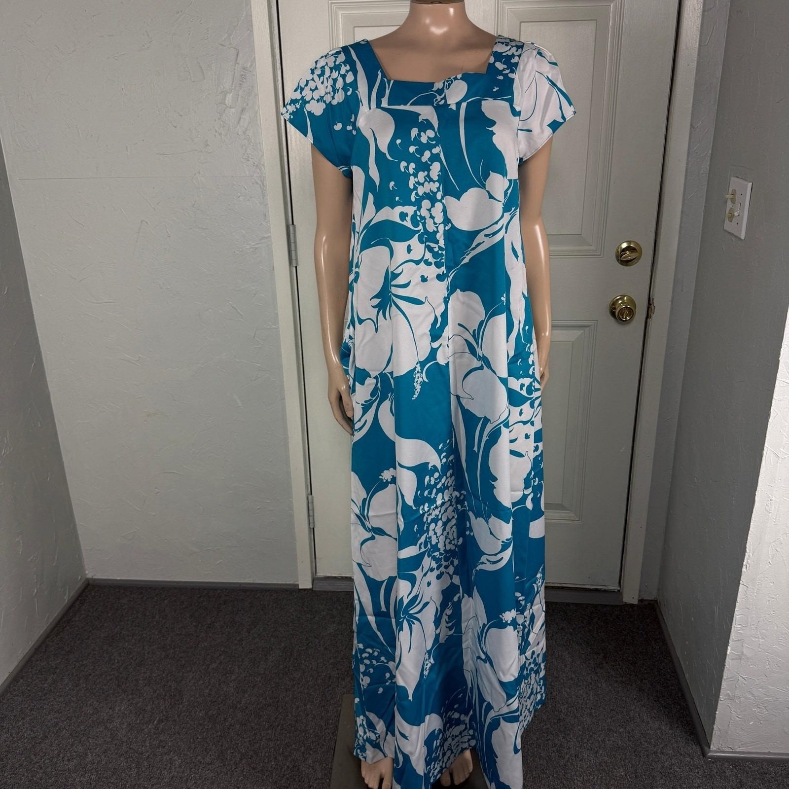 Vintage 70s Waltah Clarke Women’s Dress 12 Polyester Hawaiian Floral Maxi K7
