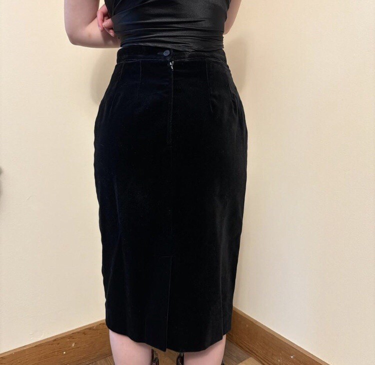 Vintage Guy Laroche Black Velvet Pencil Skirt XXS XS Goth Retro Designer France