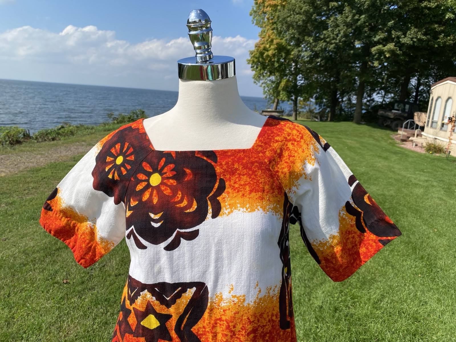 Vtg 1960’s Hawaiian Floral Aloha Dress Size Medium Knee Length Ululani