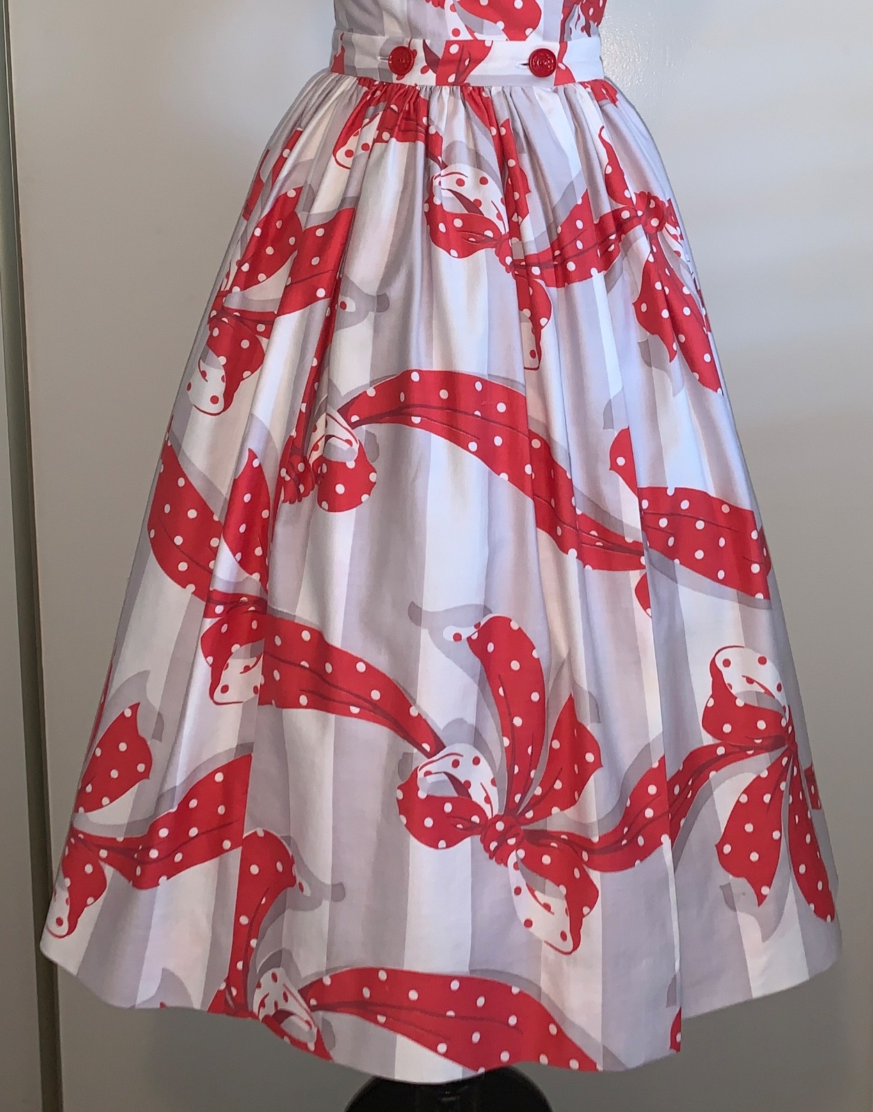 1950-60s Vintage/Retro Rockabilly Full Skirt Wrap Dress w/Pockets — Great Look!