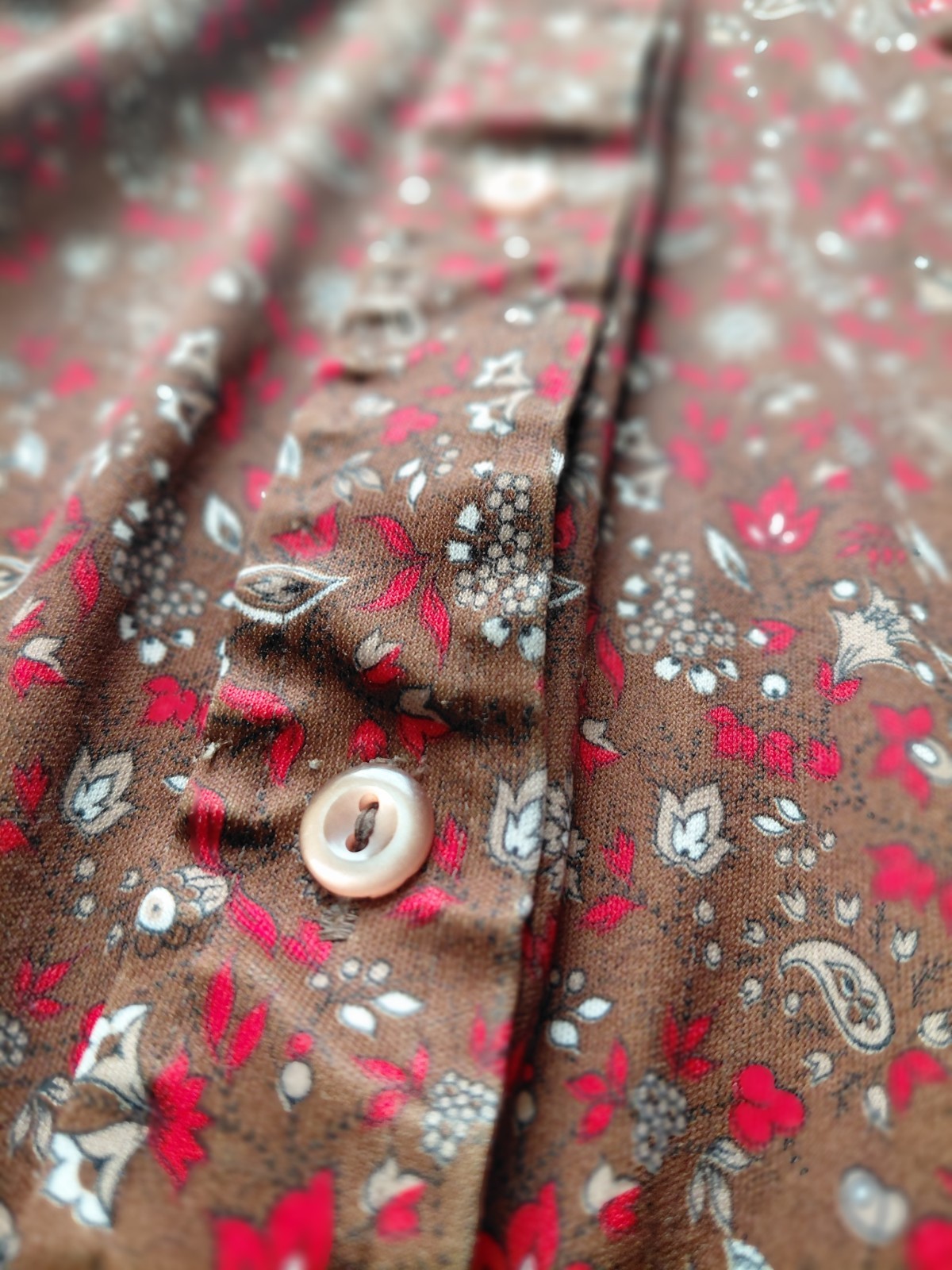 Vintage 1970s Sears The Shirt Paisley Blouse Brown Red Dagger Collar Western XL