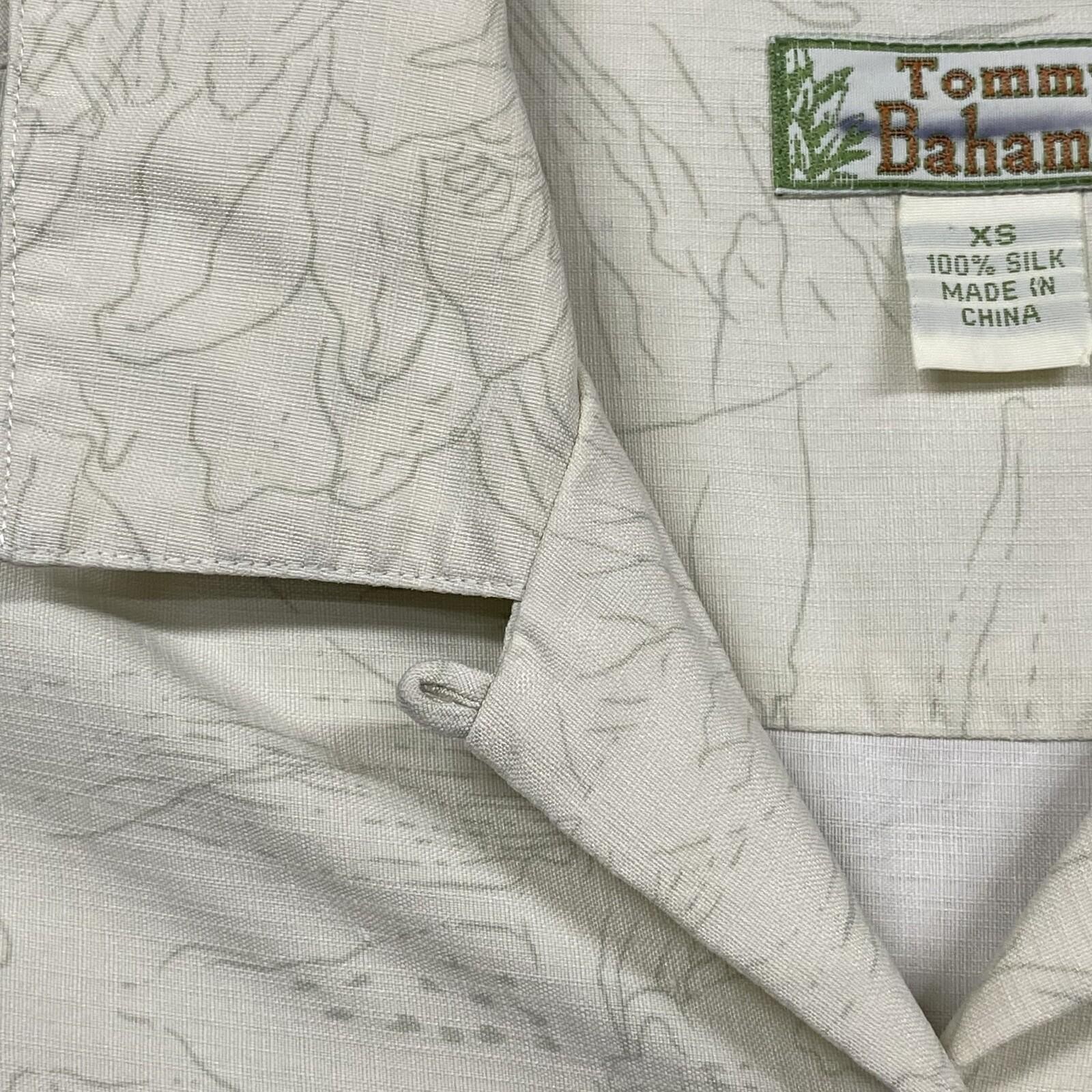 VTG Tommy Bahama Hawaiian Shirt 100% Silk Women’s XS Floral Tropical Vacation