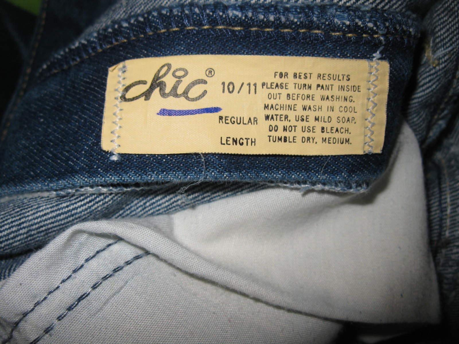 Vintage 1980’s era Chic regular length dark wash jeans women’s size 10/11