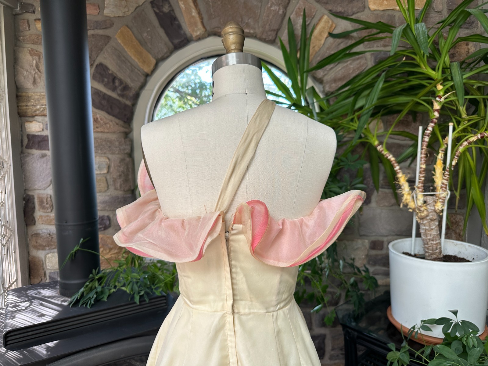 Vintage 1950s Ivory and Pink Silk Organza Off Shoulder Formal Dress Wounded Bird