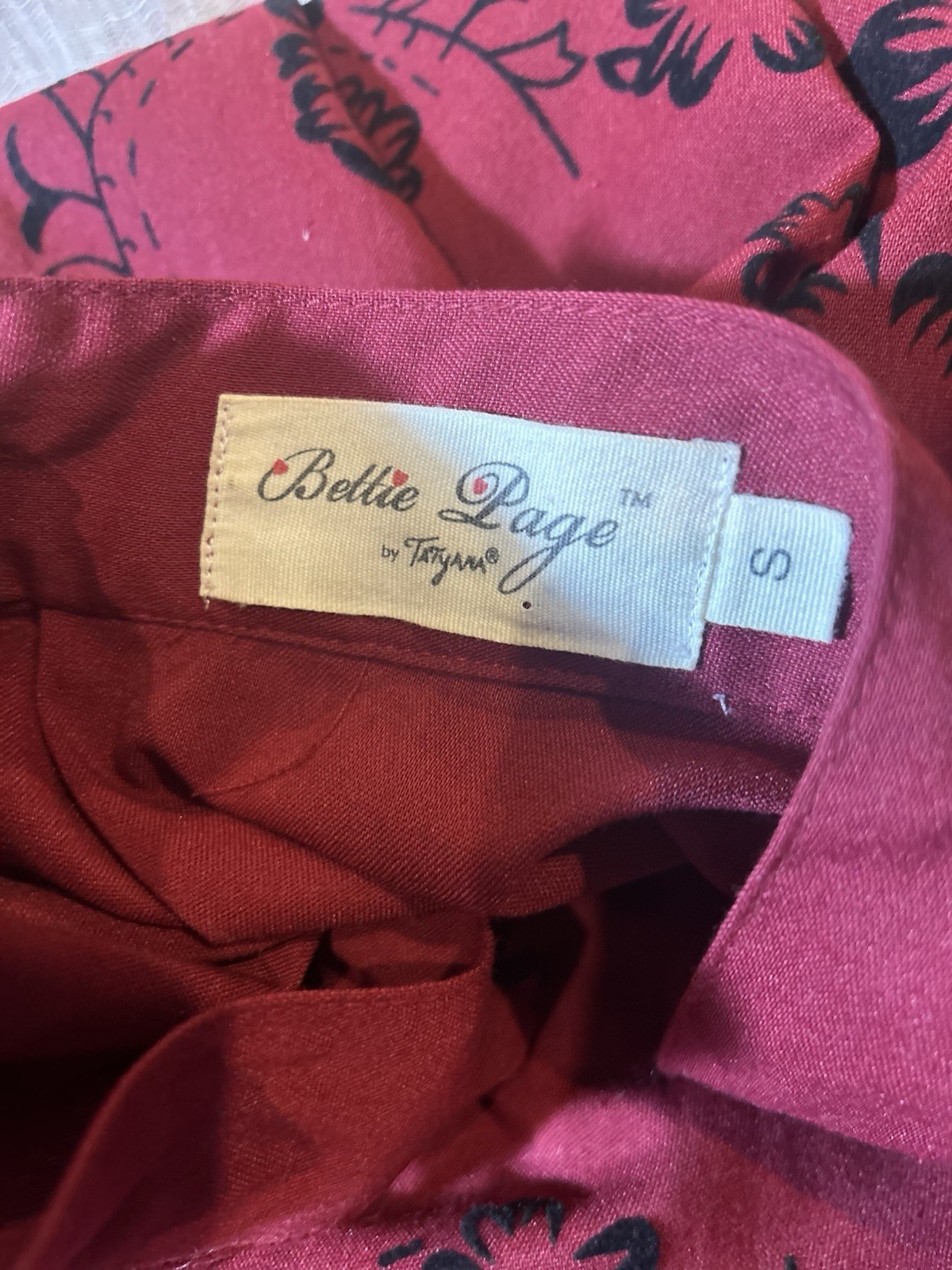 Original 1950/60s Full Cotton Skirt In Deep Plum & Black Velveteen Roses Sz S