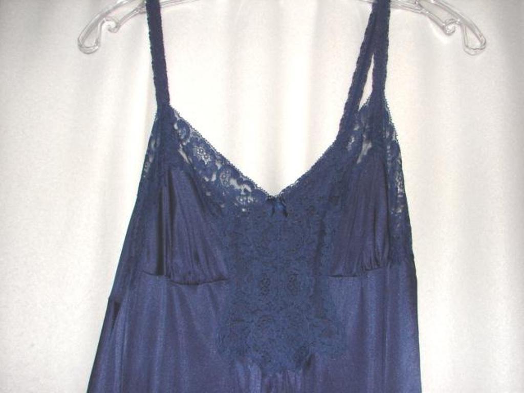 Vintage Vanity Fair Gown Nightgown size 34 Navy Blue 88 inch Full Sweep Bottom