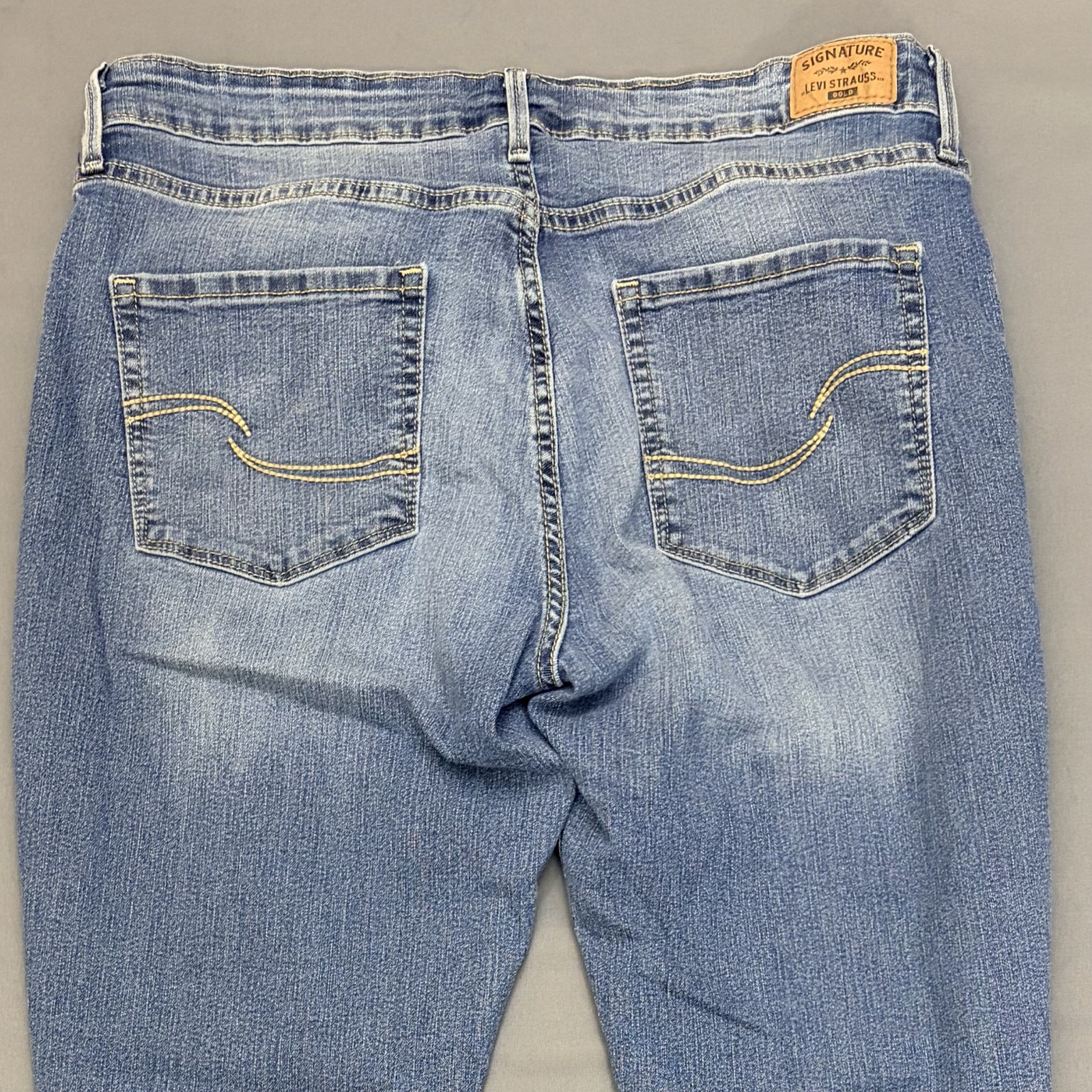 Levi Strauss Women’s 32×30 Mid-Rise Skinny Blue Jeans