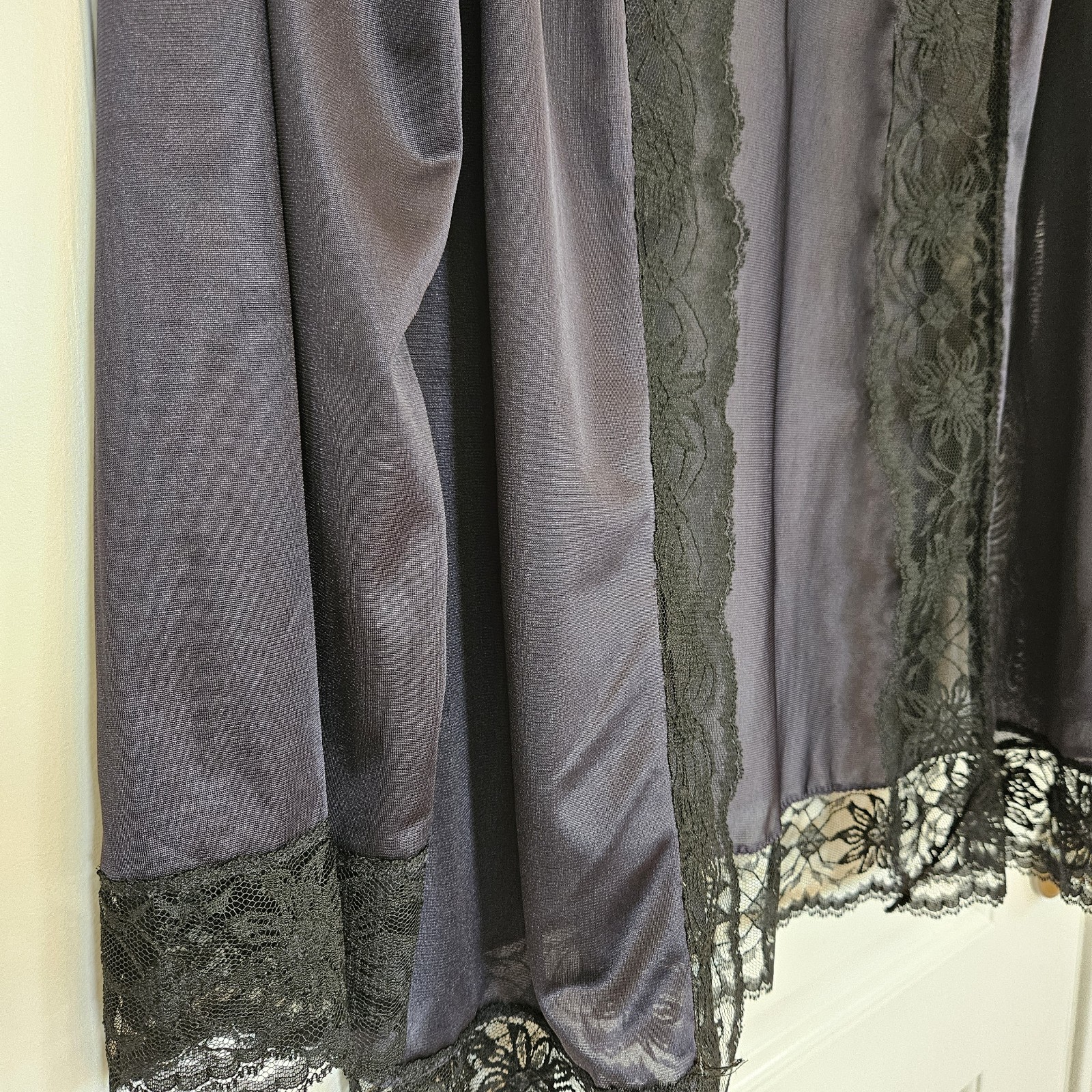 UndercoverWear Vintage Gray Lace Trim Open Front Robe Long Sleeve Nylon Large