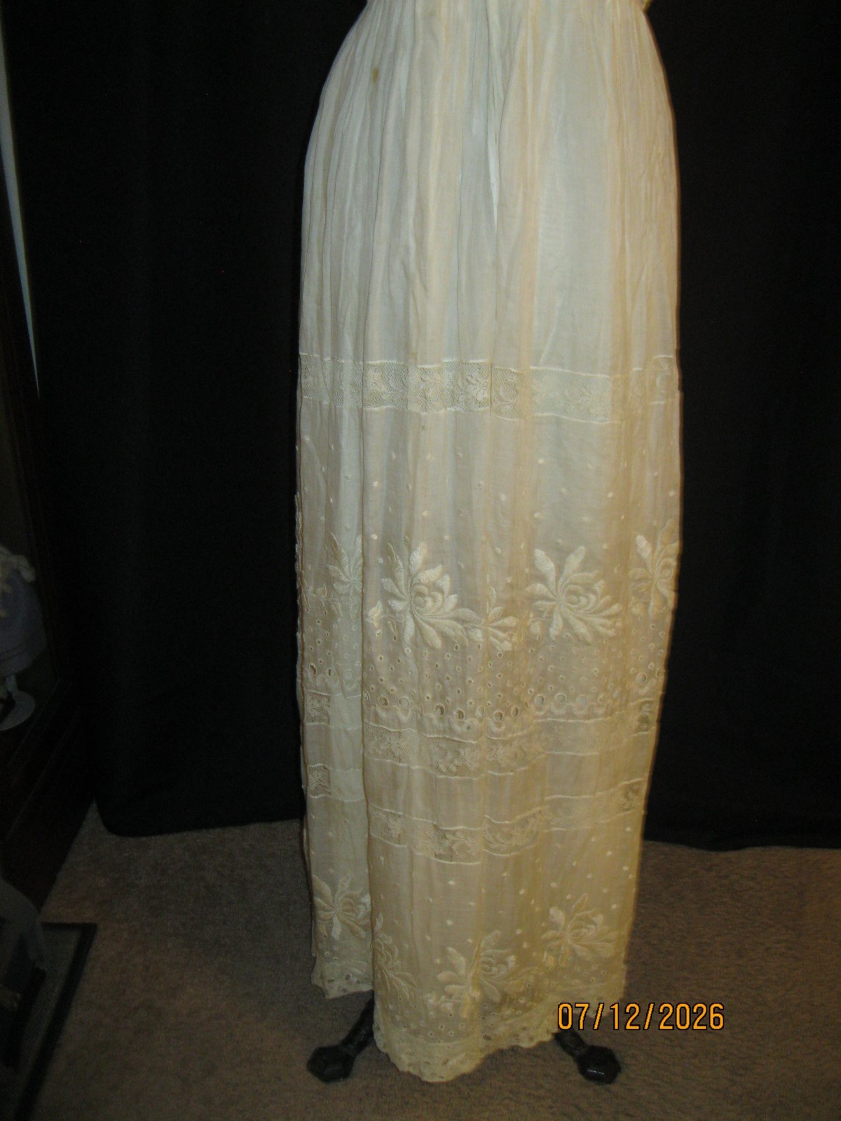 1900’s Antique Edwardian Victorian Lingerie Tea Dress w/ Embroidered Flowers