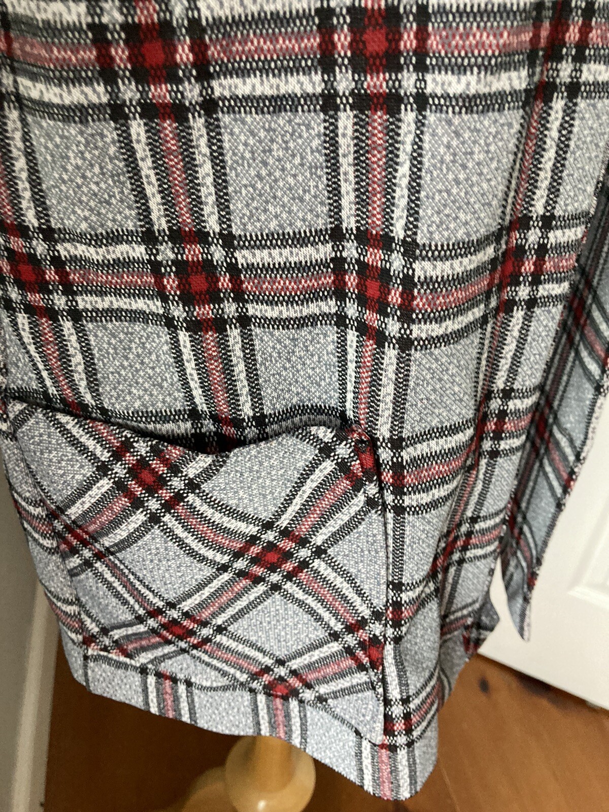 18 Gray Red Plaid Lightweight Barn Jacket Vintage 70s Shirt Stretch knit Top