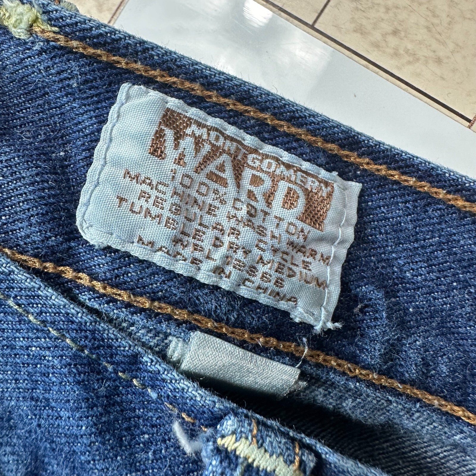 Vintage 70s Jeans Denim Womens 24″ Waist High Rise Straight Embroidered Pockets