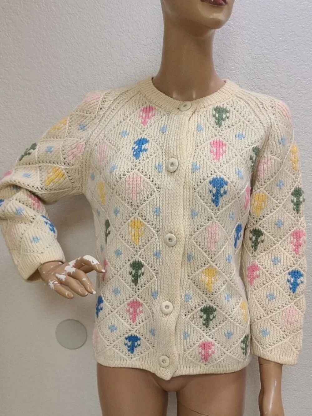 VINTAGE 1960s VIRGIN WOOL BRITISH COLONY OF HONG KONG CARDIGAN SWEATER sz S