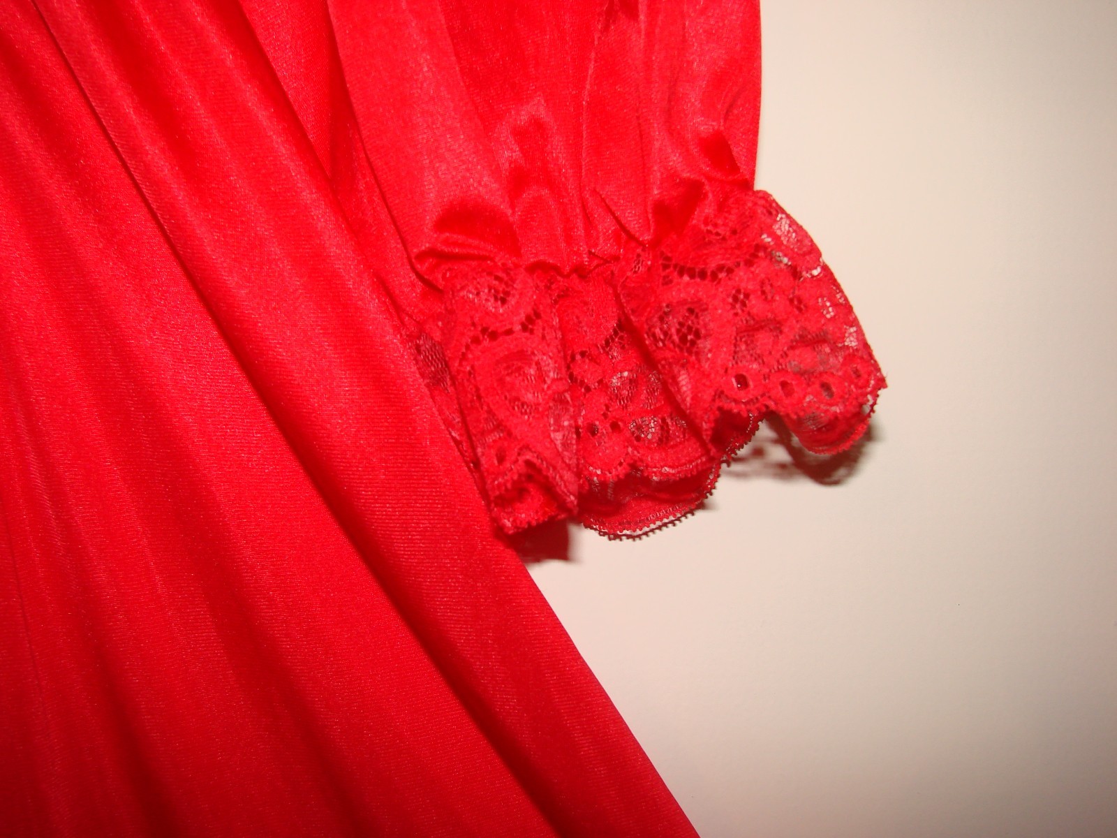 Vintage Red Olga Full Sweep Nightgown Lace Bodice 3/4 Sleeves 92350 Sz Medium