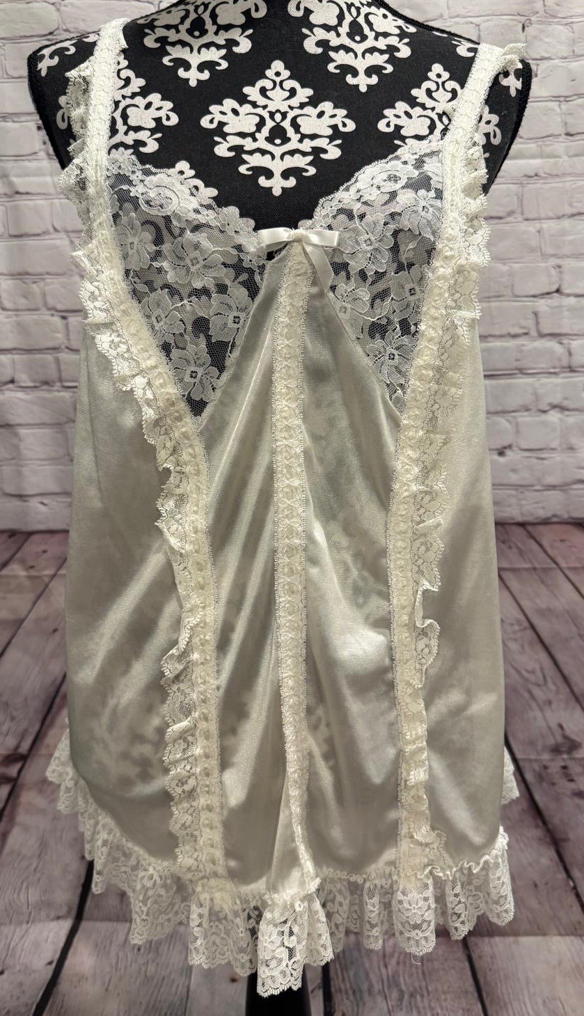 VTG 80’s JUST FOR WOMEN Ivory Nylon Floral Laced Ruffled Lingerie Camisole 2X