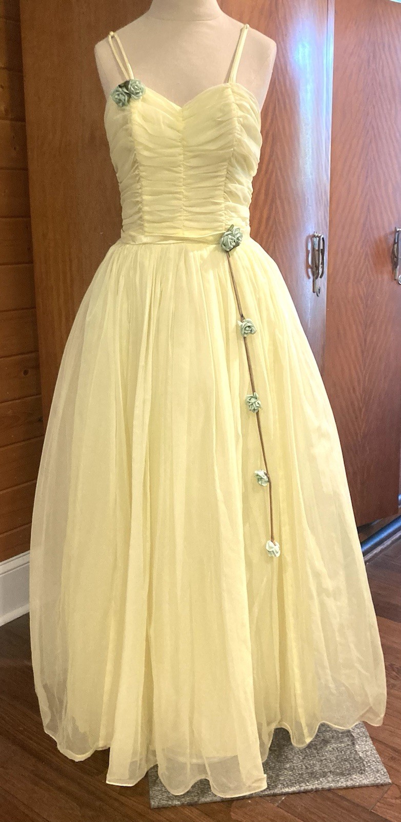Vintage 1950s 1960s party dress ball gown evening dress yellow w flowers B 34