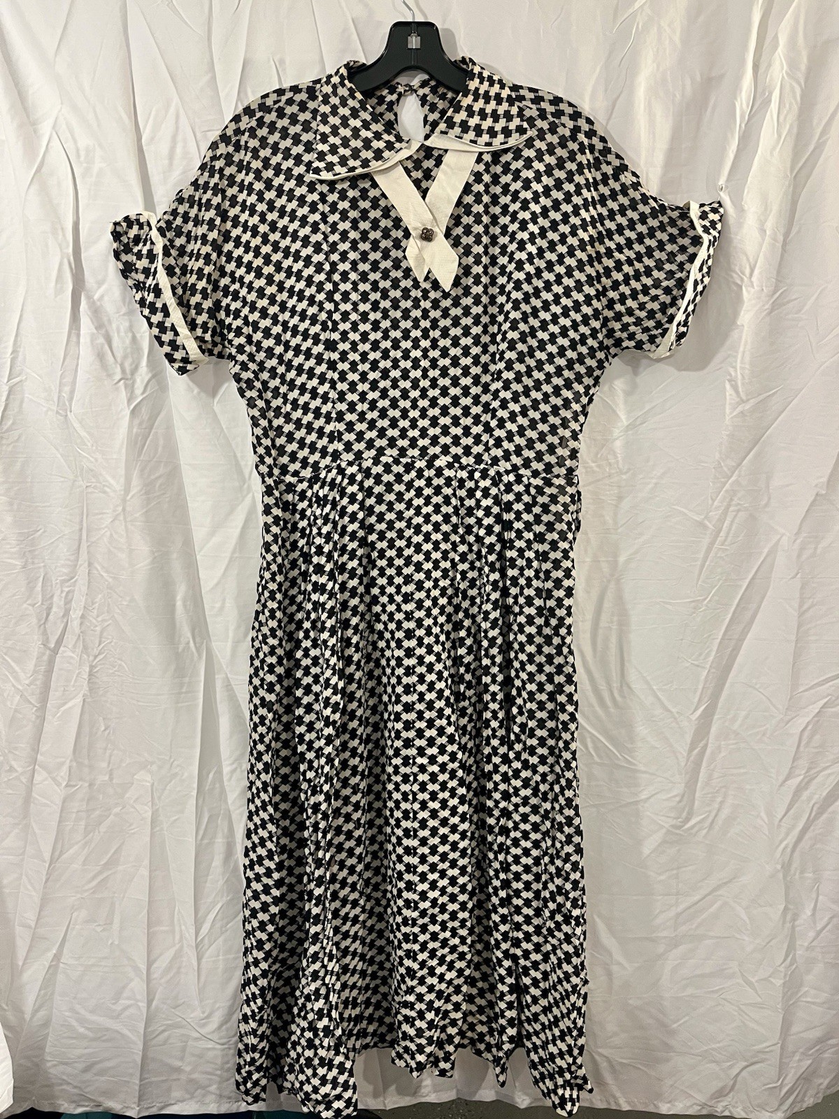 Vintage Black And White Dress With White Collar And Metal Pin