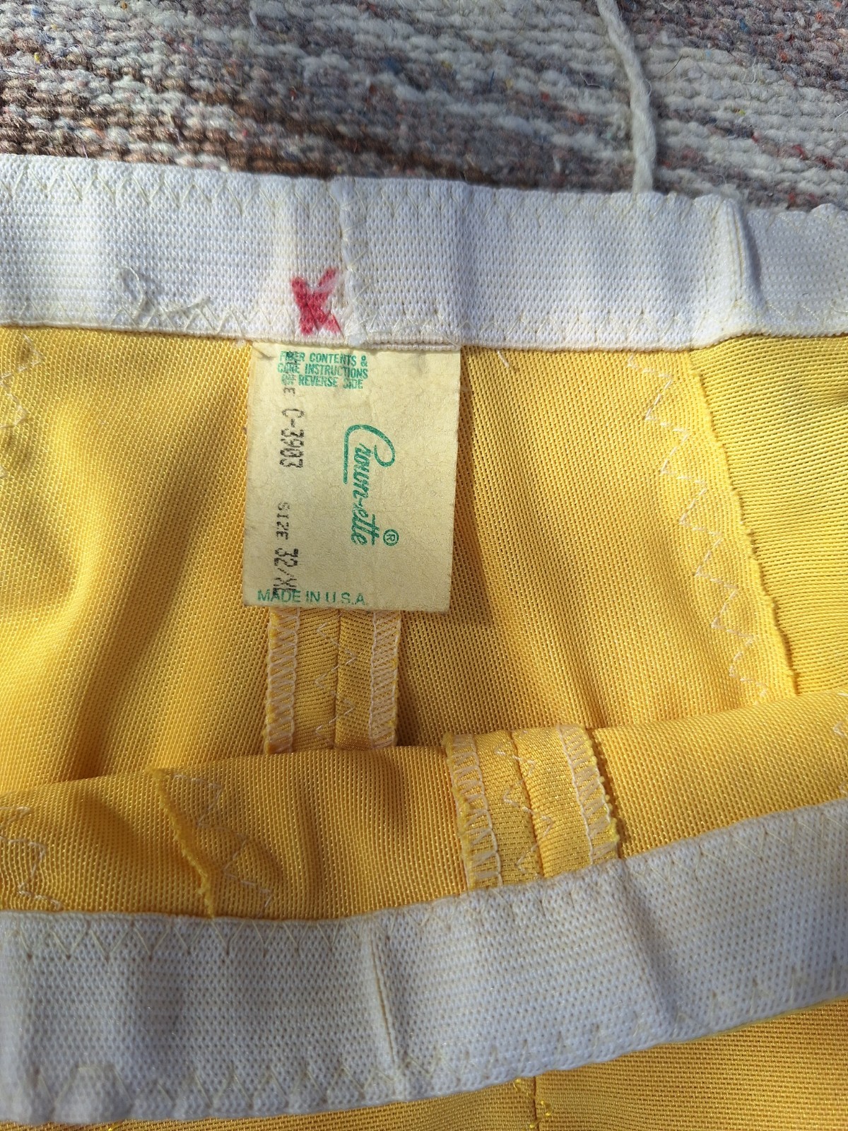 Vintage Crownette Yellow Stretch Girdle With Garters Pre Owned Size 32