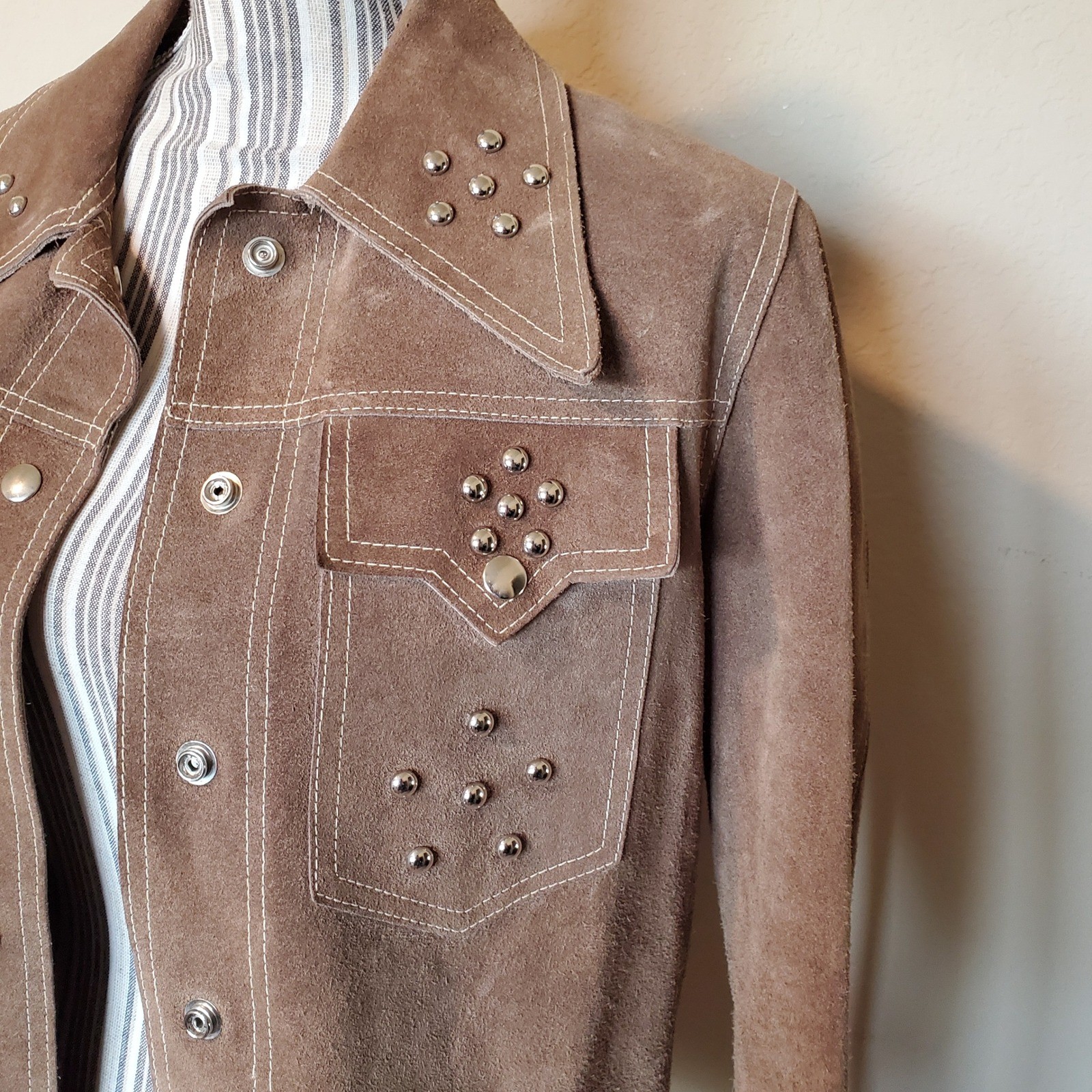 Vintage 70’s Brown Suede Leather Western Studded Snap Front Jacket Womens small
