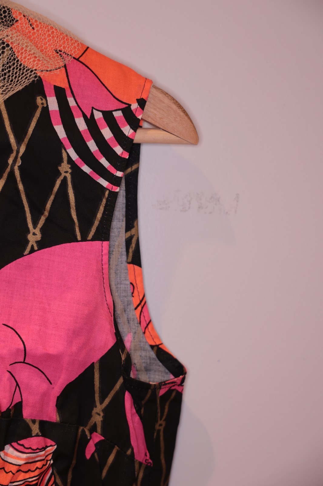 Vintage Sleeveless Dress Fish Octopus Sea Black Gold Pink Orange S/M *** RARE
