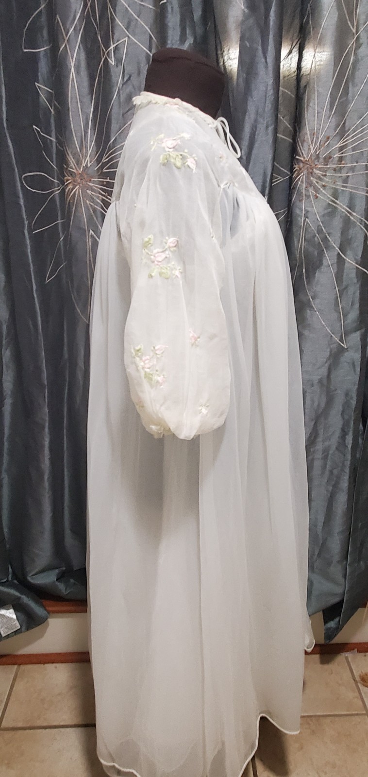 Mid-Century Vintage Lady Leonora 60’s Sheer Lace Nightgown Robe, EUC