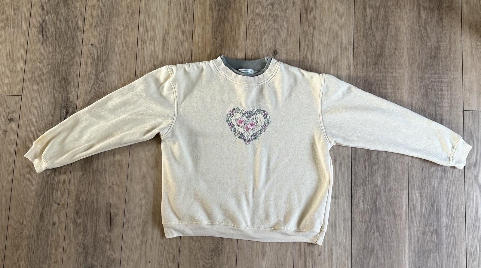 Vintage 90s Shenanigans Floral Heart Embroidered Sweatshirt Women’s L/XL