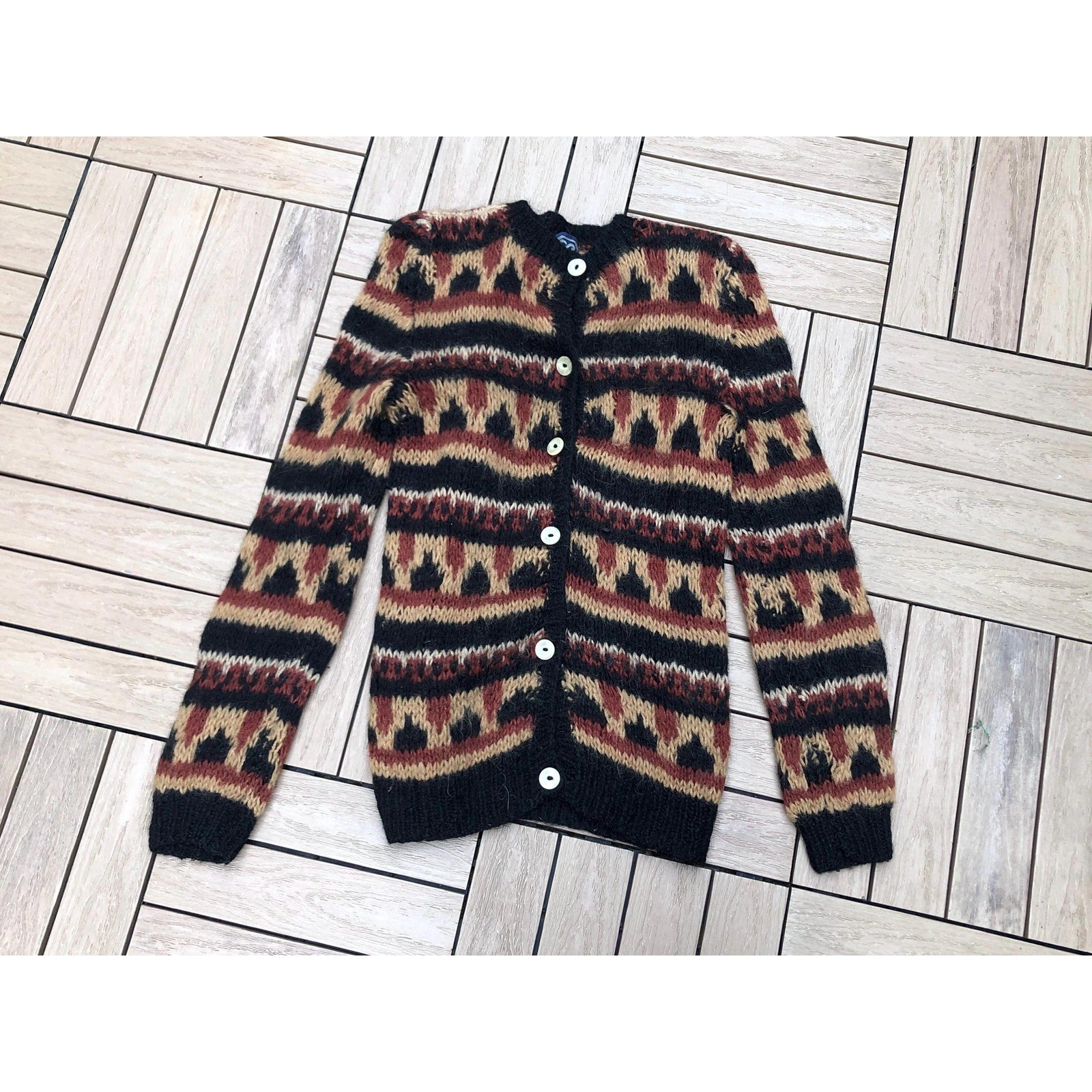 CR SWEATERS industria Argentina wool knitted black brown color wool cardigan