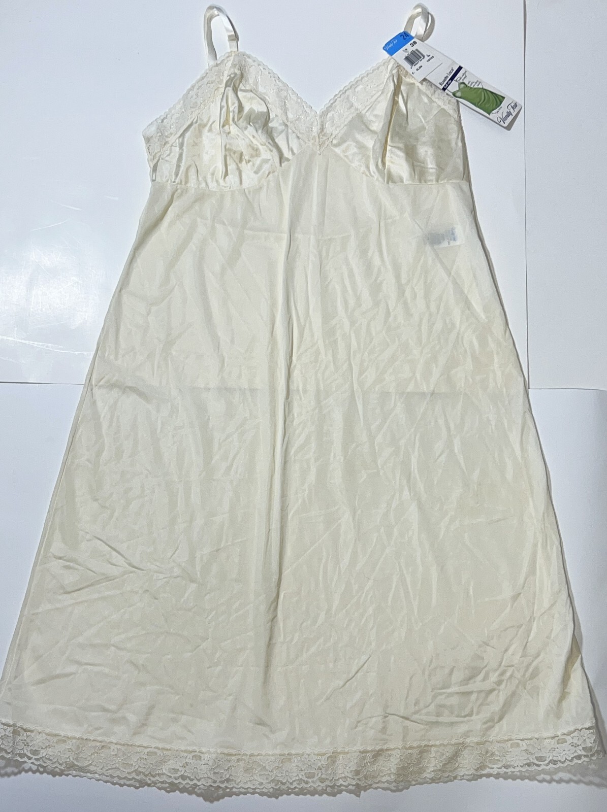 VTG Vanity Fair C. Glow Full Slip Dress 38 Nylon Floral Lace Lingerie 10-103 24″