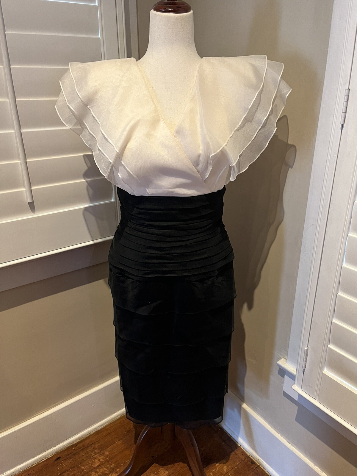 Vintage Tadashi 1980’s White And Black 100% Silk Chiffon Dress