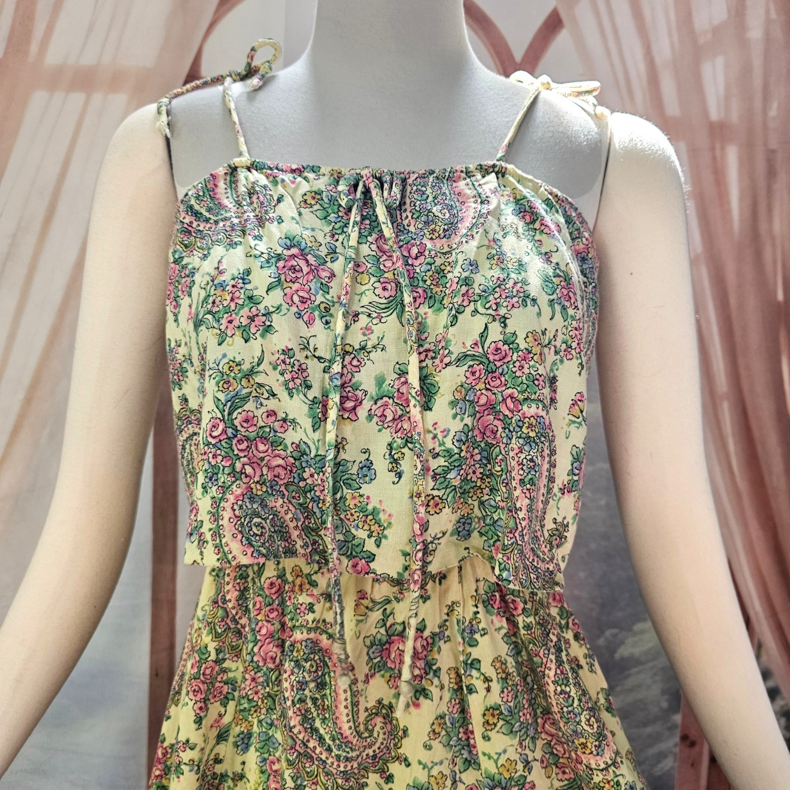 Vintage 1970s Dress Sundress Buttery Yellow Paisley Floral Print Adjustable