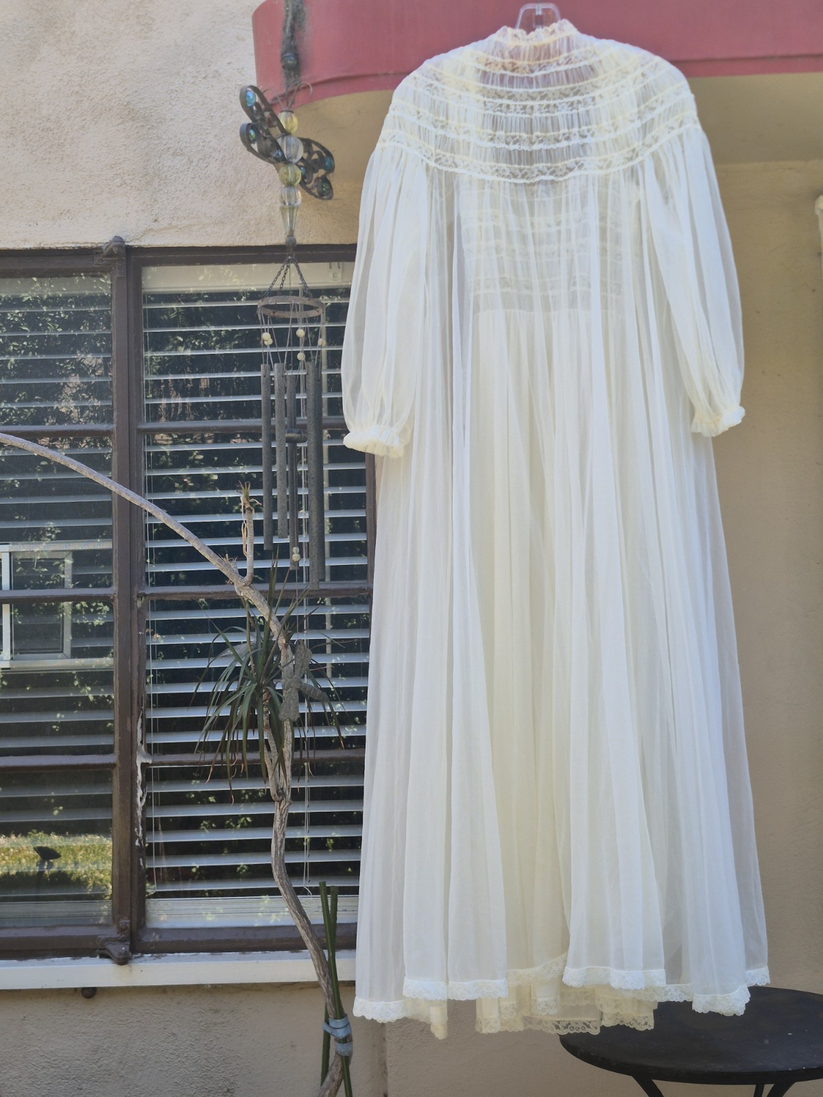 Vintage MCM Radcliffe Ivory Sheer Lace Smocked Bridal Peignoir Nightgown Set 2