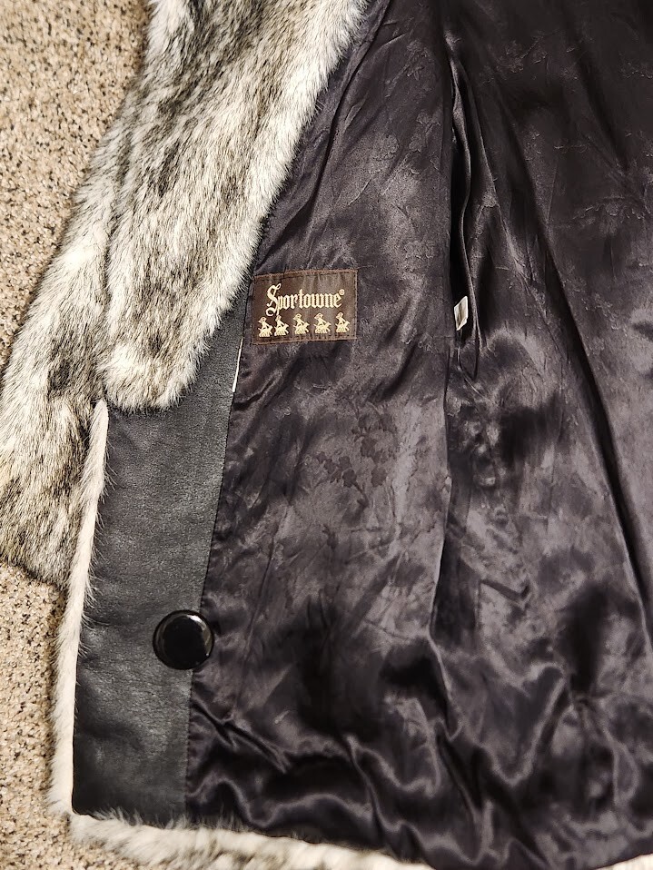 Sportowne Lush Black & Off White Faux Fur Coat Size 8 Vintage Side Pockets
