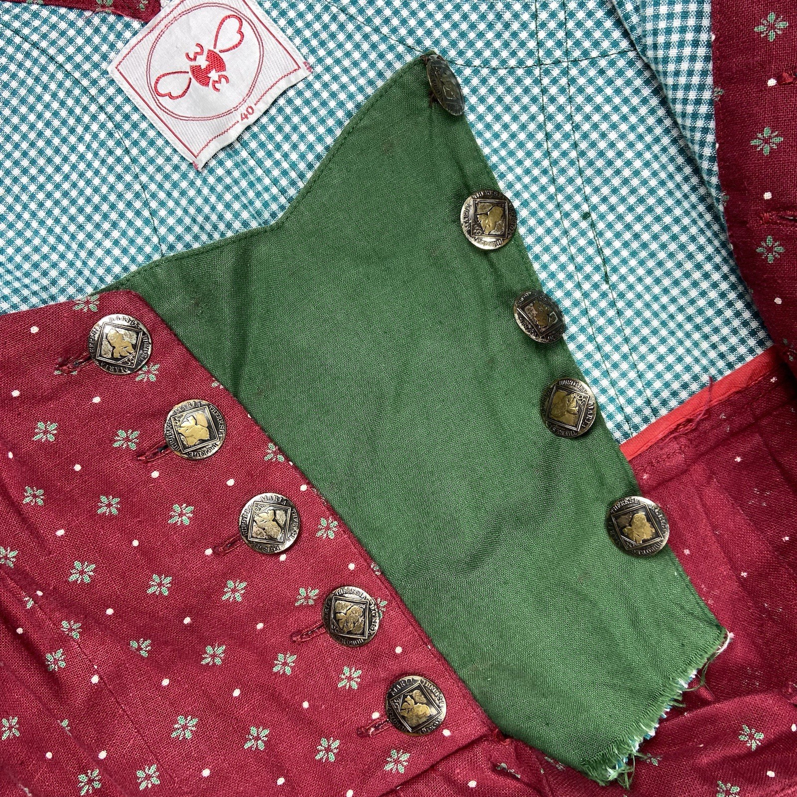Vintage Women’s Red & Green Dirndl Dress Oktoberfest German Bavarian 40