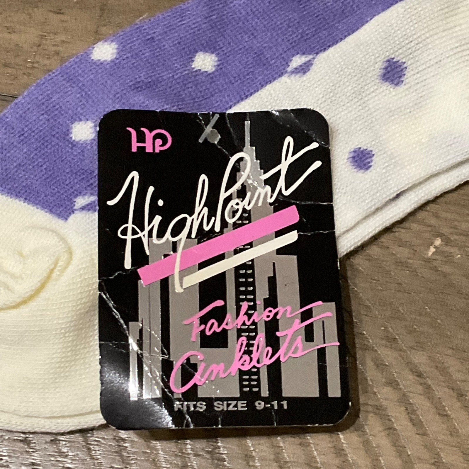 RARE NWT VTG DEADSTOCK NOVELTY PURPLE & WHITE W/POM POMS LADIES SOCKS