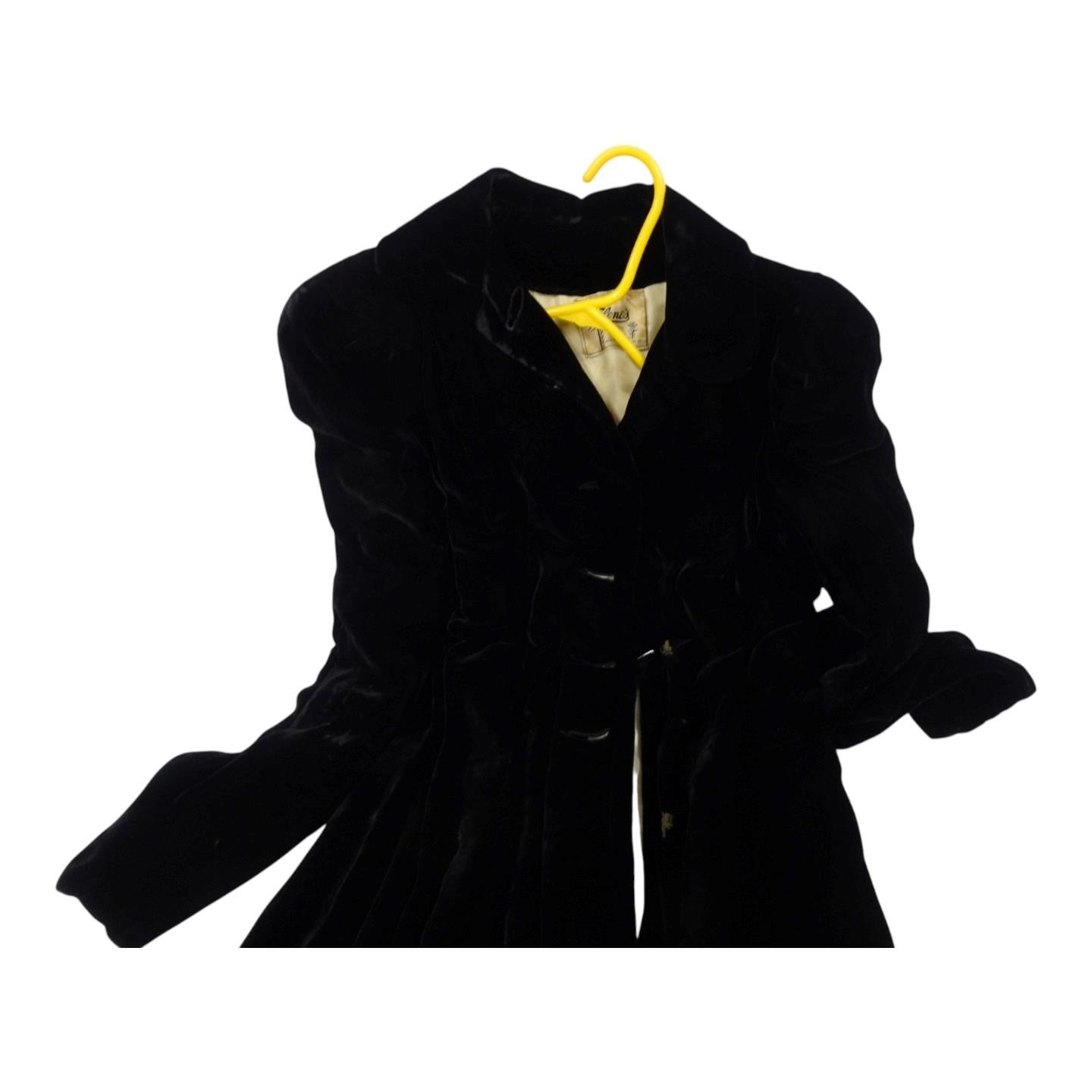 Vintage 1940s Filene’s Floor Length Lined Black Velvet Evening Dinner Dress