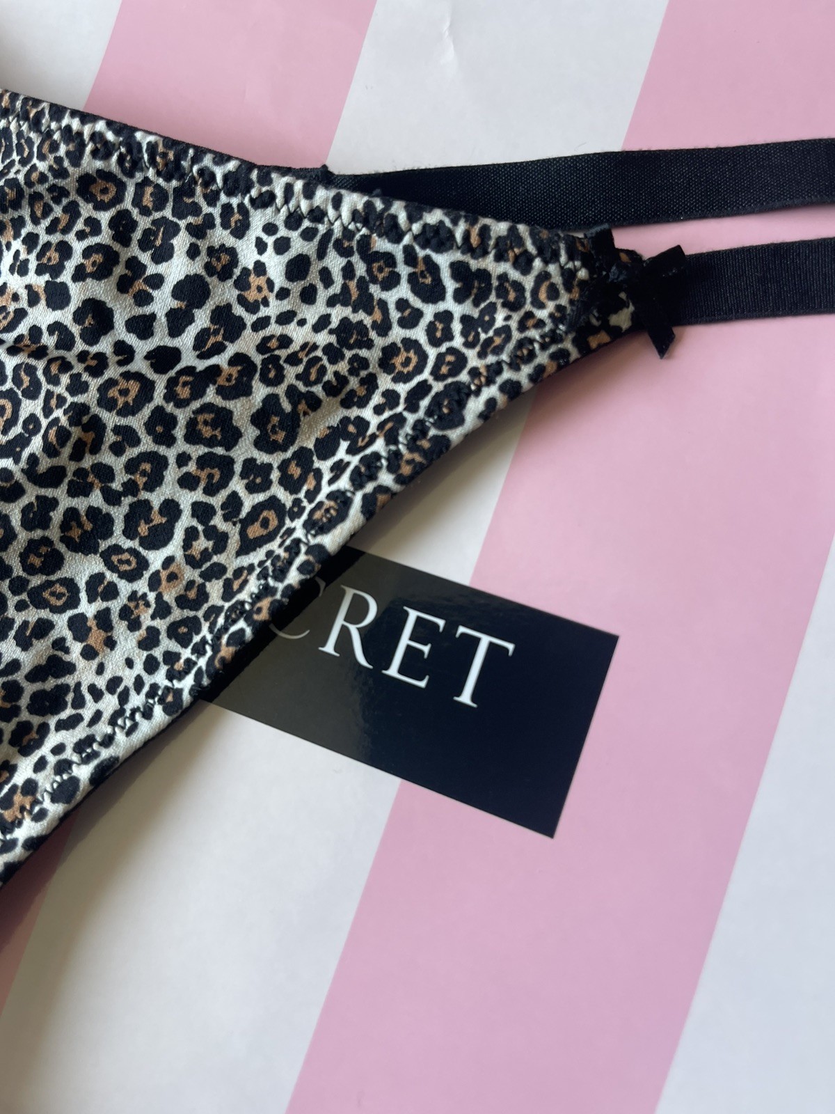 NWT 2013 Victoria’s Secret Very Sexy Thong, Animal Print- OS Silky-Smooth