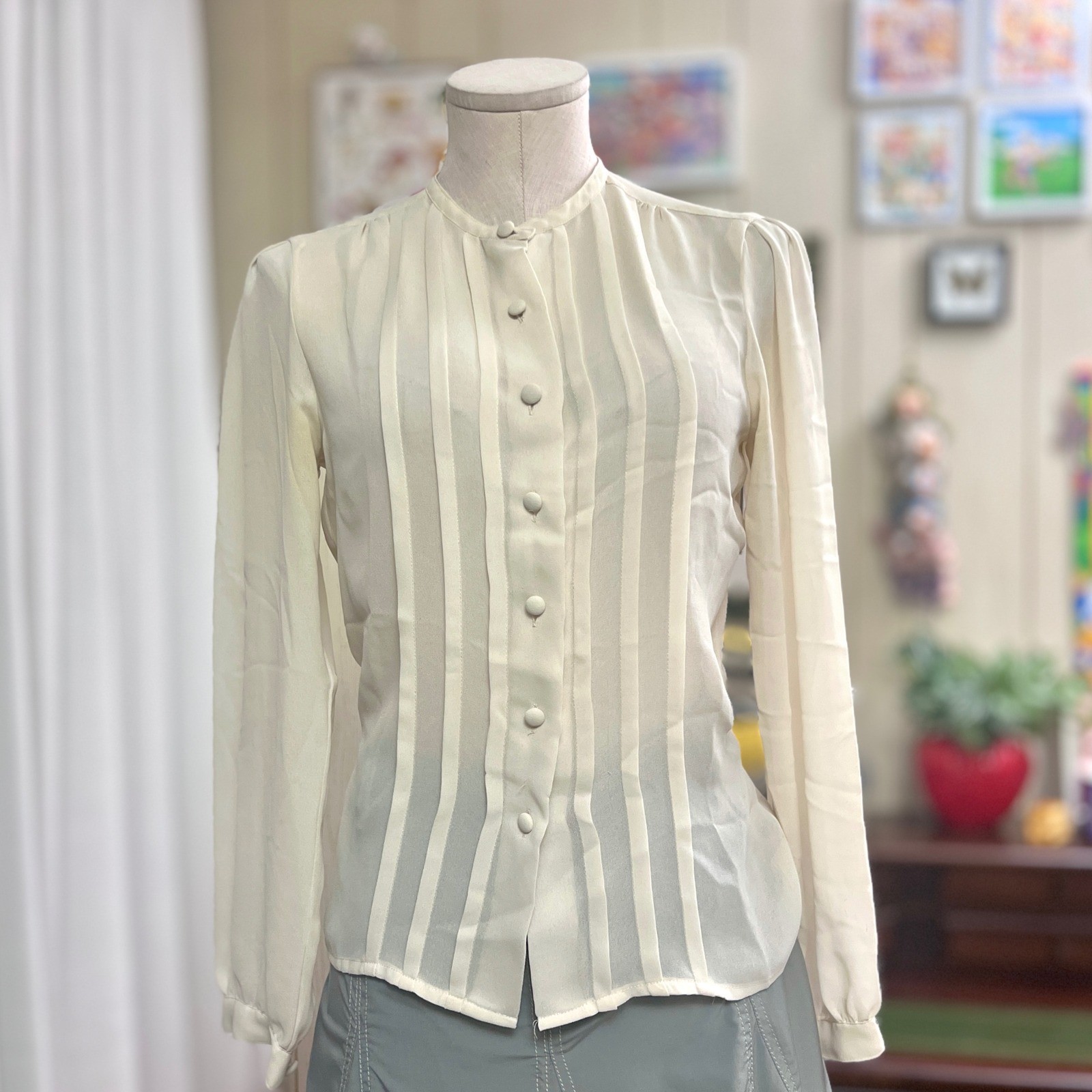 Vintage JR’s Cream Pleated Button Up Long Sleeve Blouse Size 9 Ivory Retro