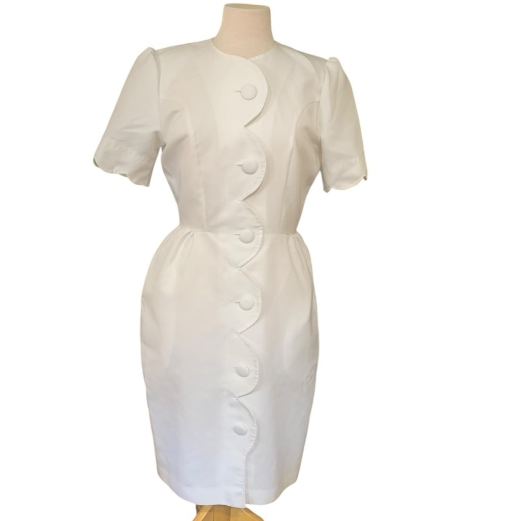 Vintage 90’s Action line white scallop trim button up dress with pockets size 8