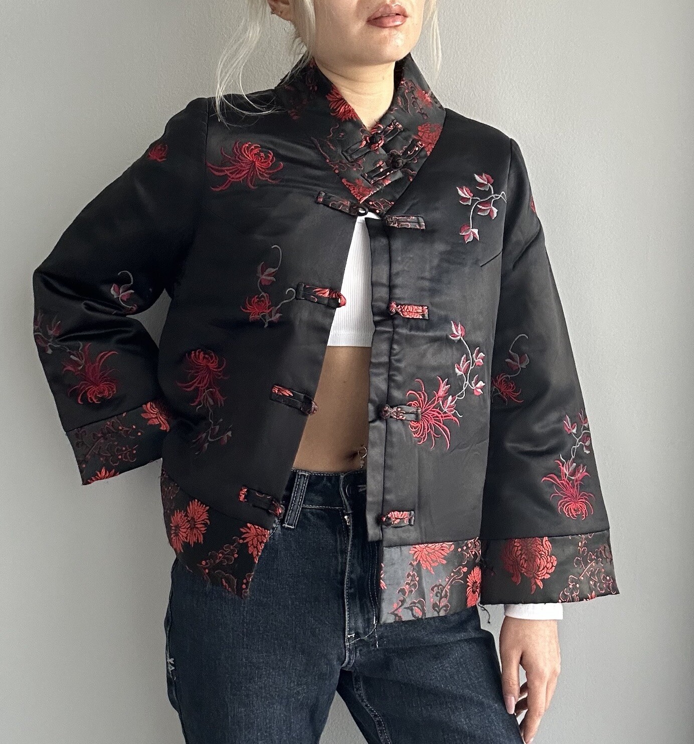 Vintage Oriental 100% Silk Hand Embroidered Jacket w/ Double Frog Buttons Collar