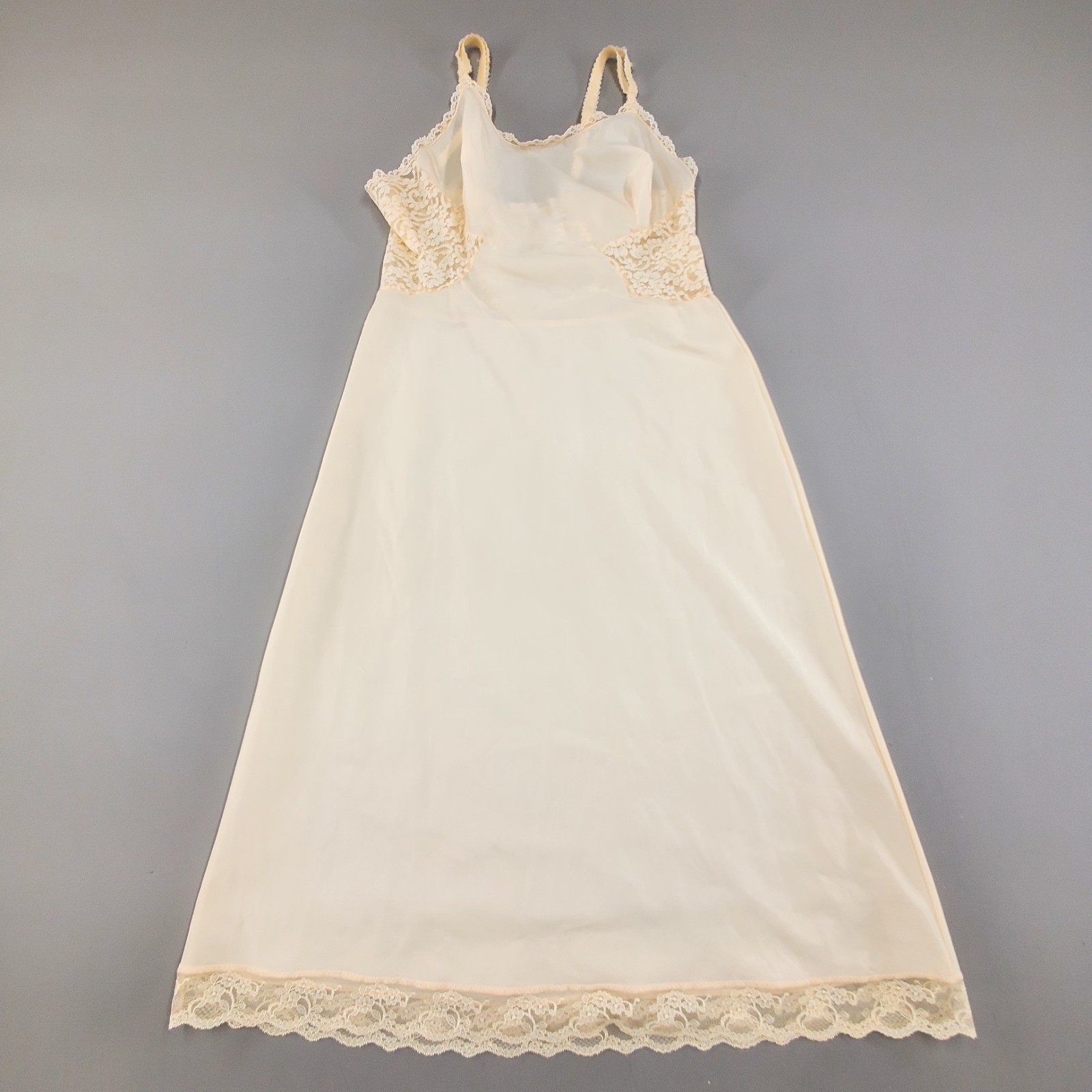 1950s Vintage Barbizon Ariel Taffreda Knee Midi Length Slip Sz 40