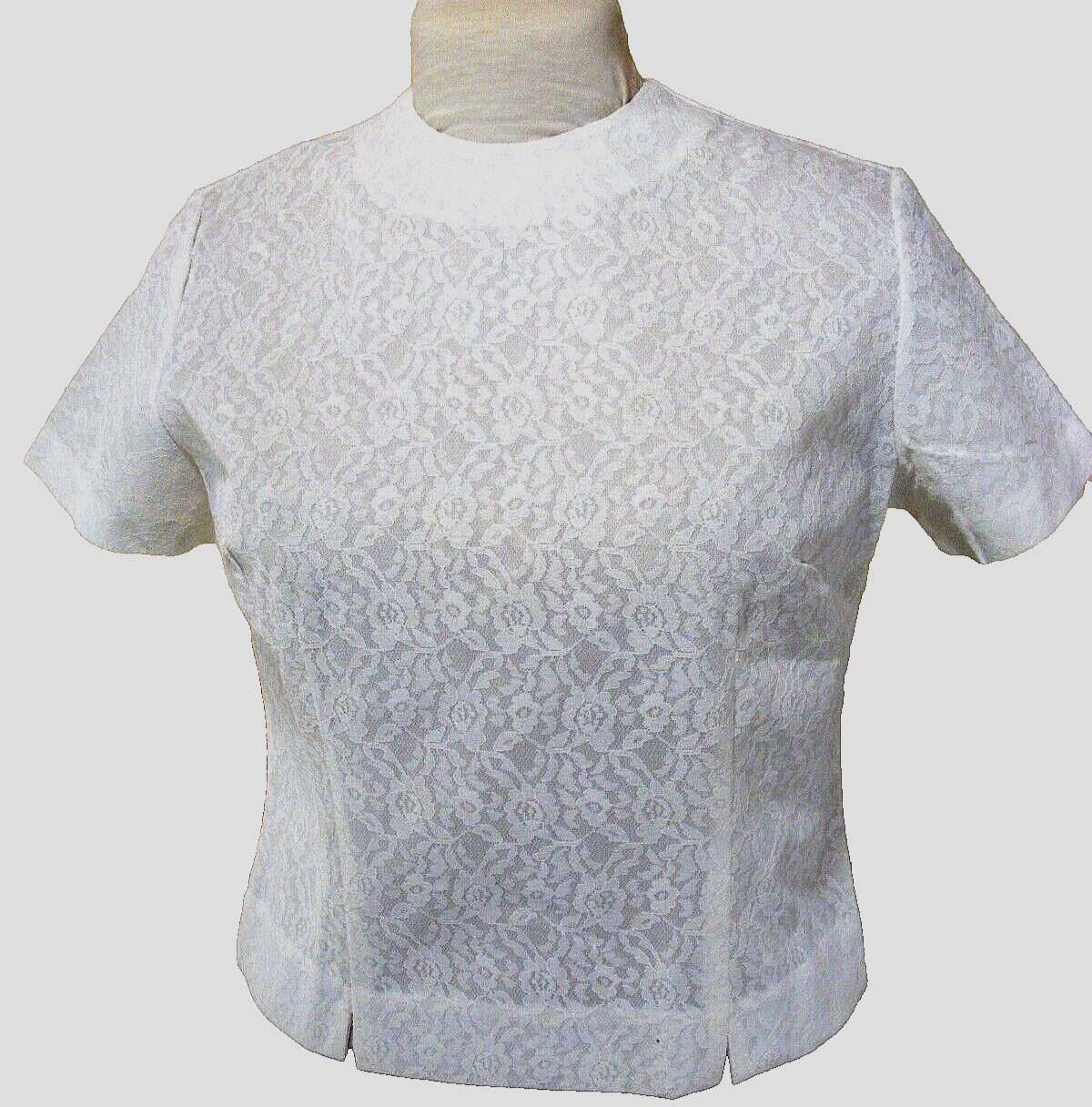 50s BLOUSE WHITE LACE CROPPED TOP DEADSTOCK TAGS BACK BUTTON DACRON AVRON 34