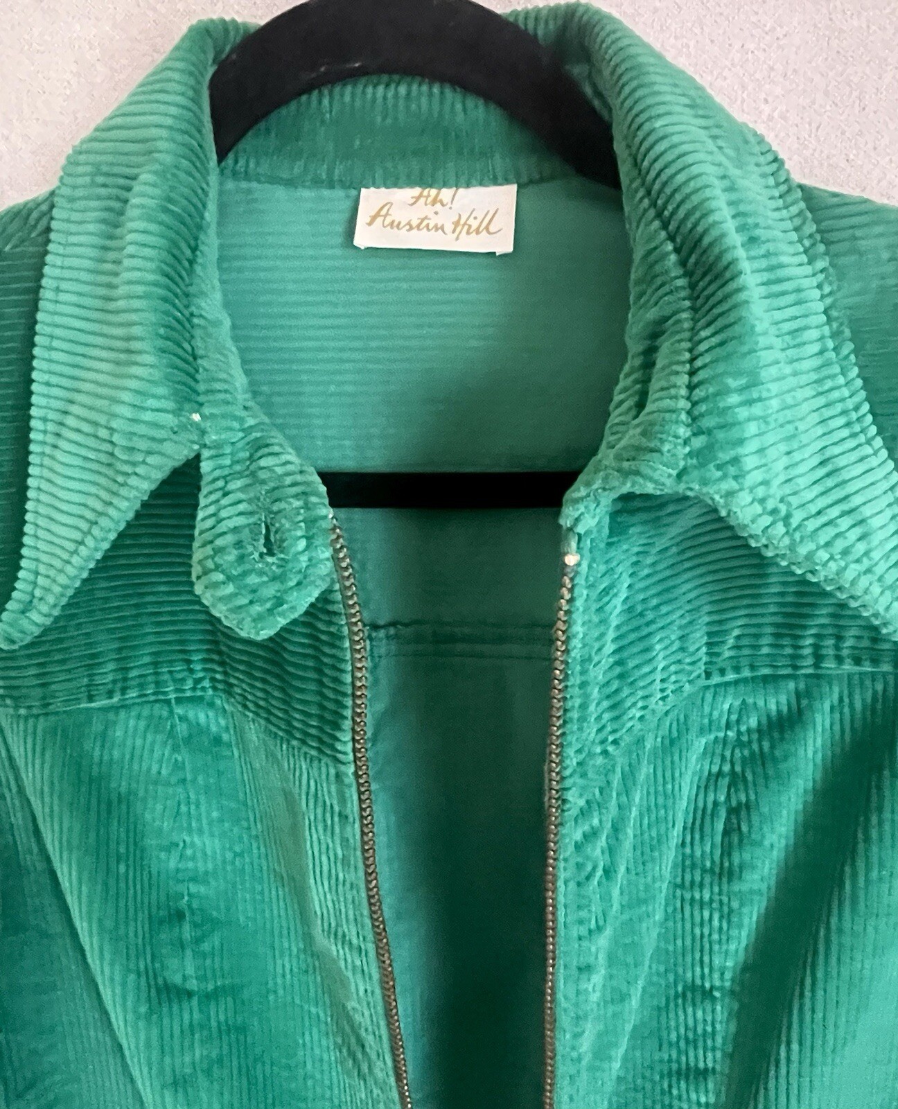 1970s Women’s Austin Hill Green Corduroy Dagger Collar Metal Zip Jacket Shacket