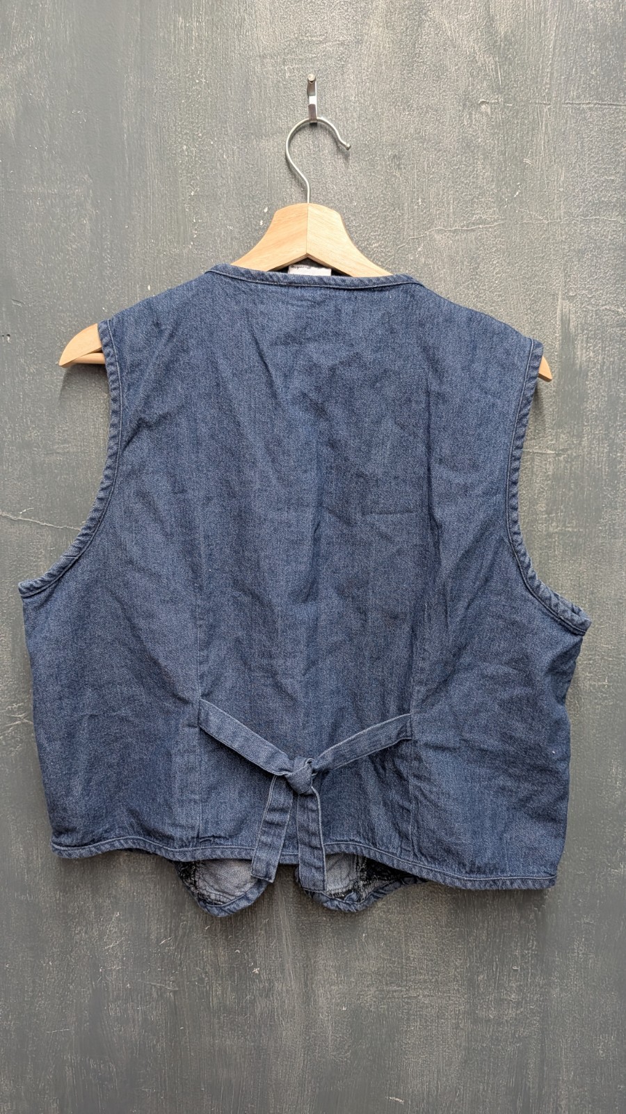 Vintage Bobbie Brooks Basket Weave Floral Embroidered Denim Vest Size Large